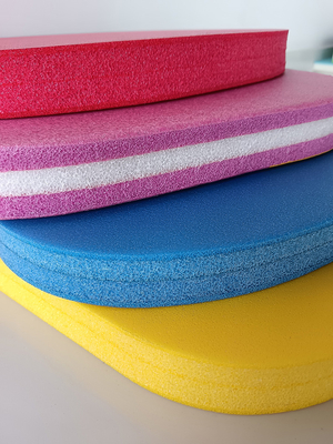 Alta Qualidade Baixa Densidade IXPE Coussin Waterproof Hot Sale Surfboard Bodyboard Floating Foam Pad XPE Material de espuma