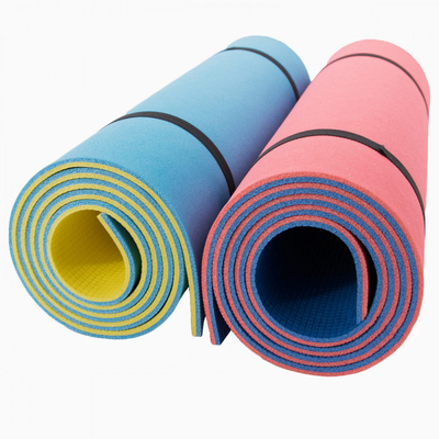 Comércio por atacado Material de espuma XPE resistente, leve, rolante, colchão de dormir para acampamento, cor personalizada