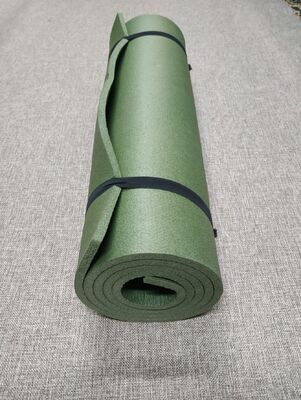 Camouflagem estilo militar espuma Karemat almofada de dormir à prova d'água portátil com alças para acampar caminhadas e mochilas