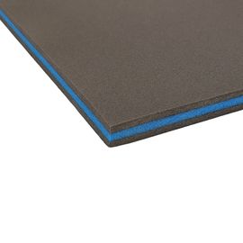 Rolo de espuma de polietileno para isolamento de edifícios.